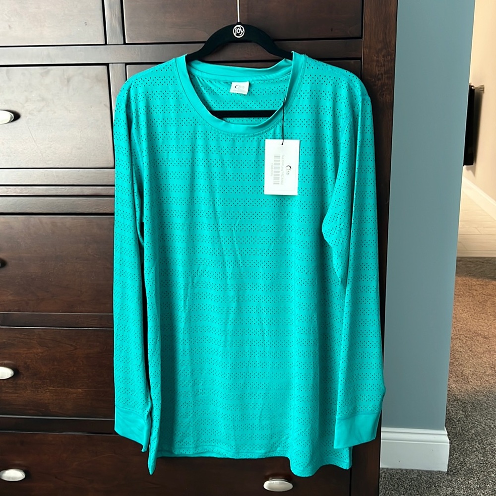 NWT ZYIA chill long sleeve tee